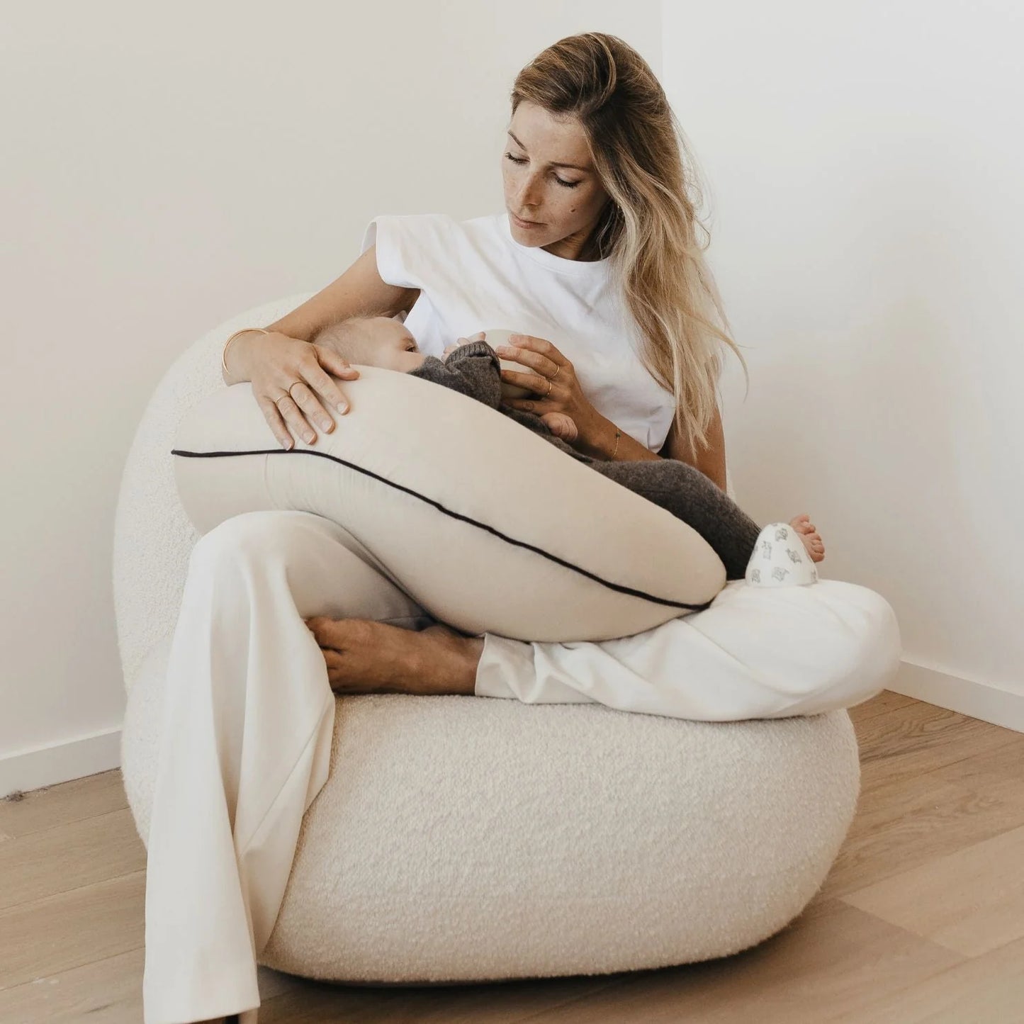 Coussin d'allaitement "Moon" | That's Mine "Sand"